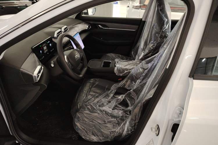 Used Dongfeng Aeolus SKY EV01 2025 530 km AIR Elite Edition
