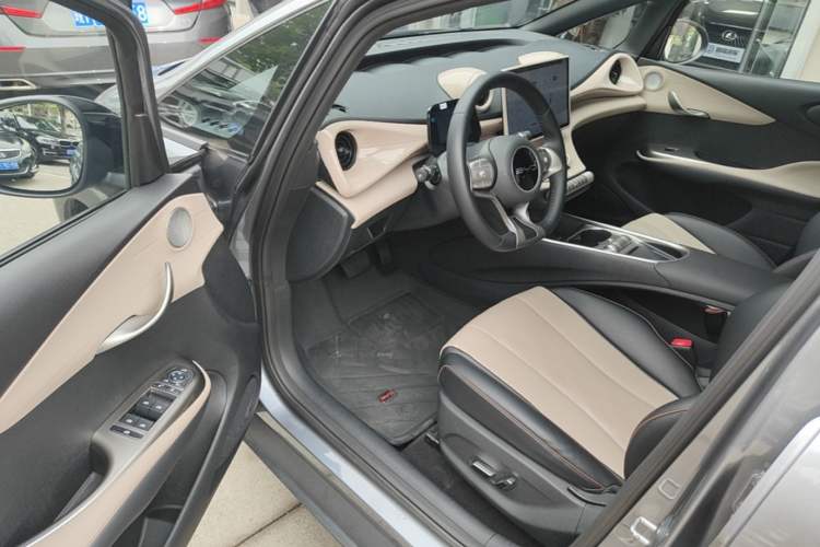 Used BYD Dolphin 2023 420 km Fashion Edition
