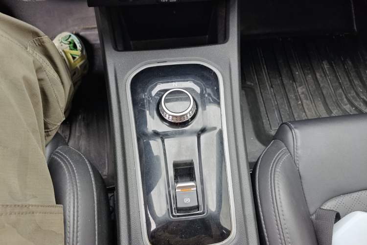 Used CHANGAN Eado New Energy 2022 EV460 Smart Ride-Hailing Edition – Lithium Iron Phosphate Gear Lever