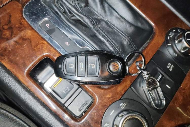 Used Volkswagen Touareg 2011 3.0 TSI Comfort Version Vehicle Key