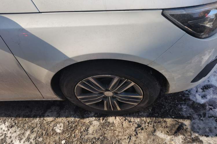 Used Peugeot 308 2016 1.6L Automatic Luxury Edition Right Front Wheel Hub