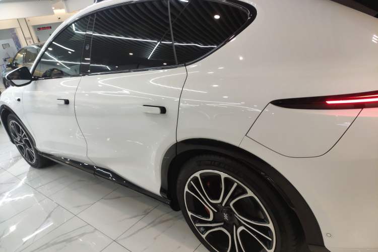 Used IM LS7 2024 90 kWh Max Elite Rear-Drive Version