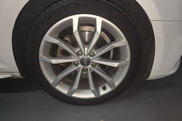 Used Audi A4L 2018 30th Anniversary Edition 40 TFSI Fashion Model
