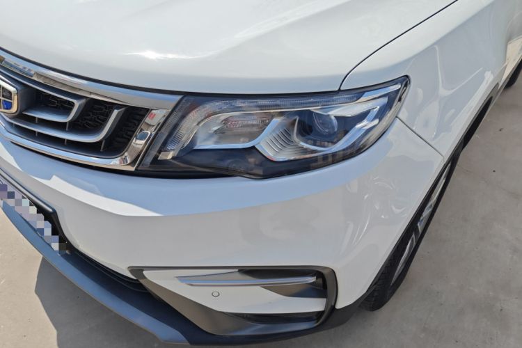 Used Geely Auto Emgrand X7 Sport 2018 1.8TD Automatic Two-Wheel Drive Smart Connect 4G Internet Edition Left Front Headlight