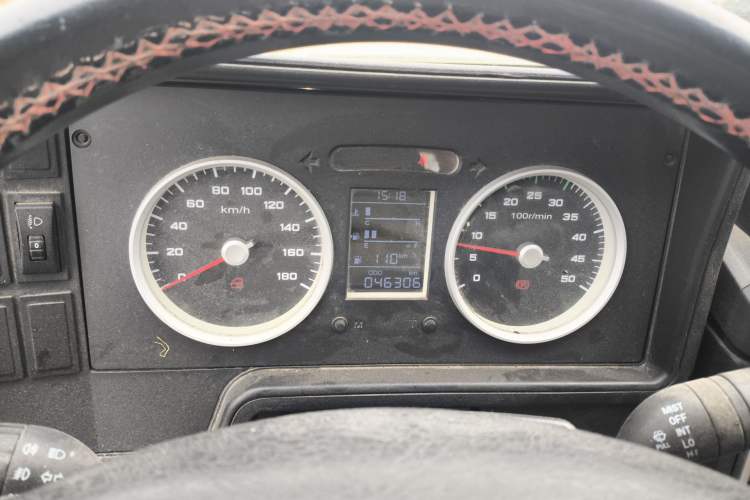 Used Iveco Daily 2017 2.5T A35 Passenger Van 5-7 Seats Model 47Z5
