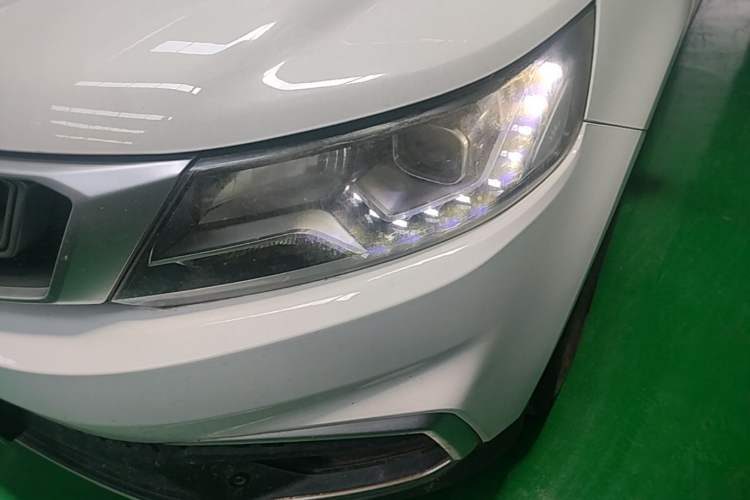Used Geely Auto Vision X6 2018 1.4T CVT 4G Connected Flagship Edition
