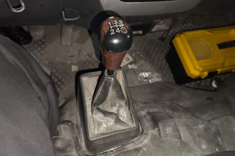 Used King Long Golden Way 2015 2.0L Van 4G21B
