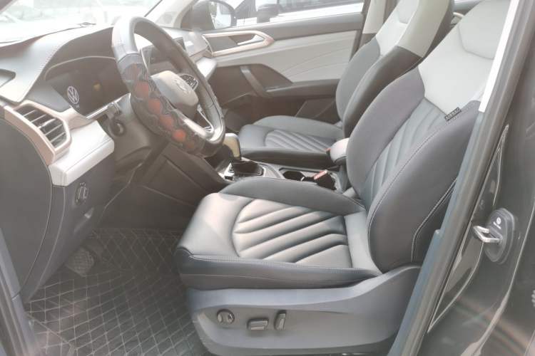 Used Volkswagen Tharu 2023 300TSI Two-Wheel-Drive Moonlight Edition
