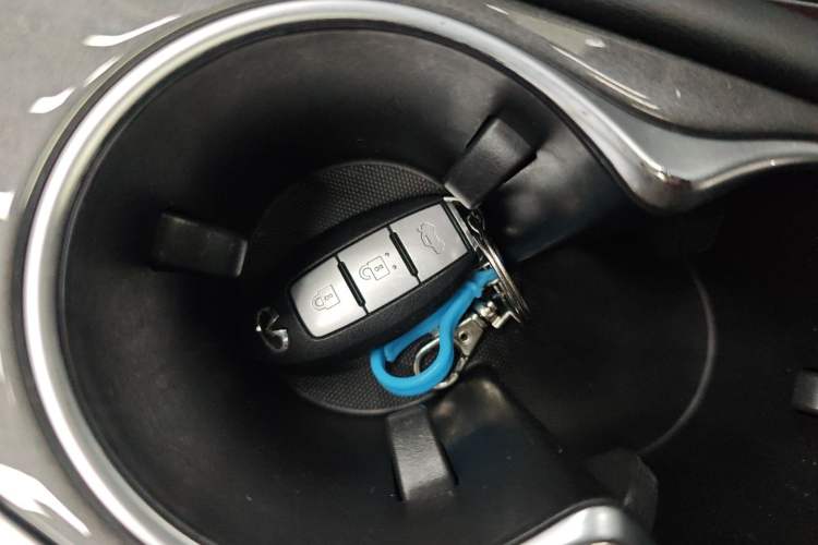 Used Infiniti Q50L 2018 2.0T Comfort Edition China VI Standard Vehicle Key