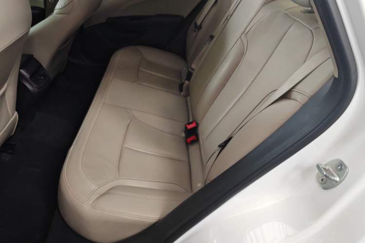 Used Buick GT 2019 15T Dual-Clutch Connected Elite Model China VI Left Rear Seat