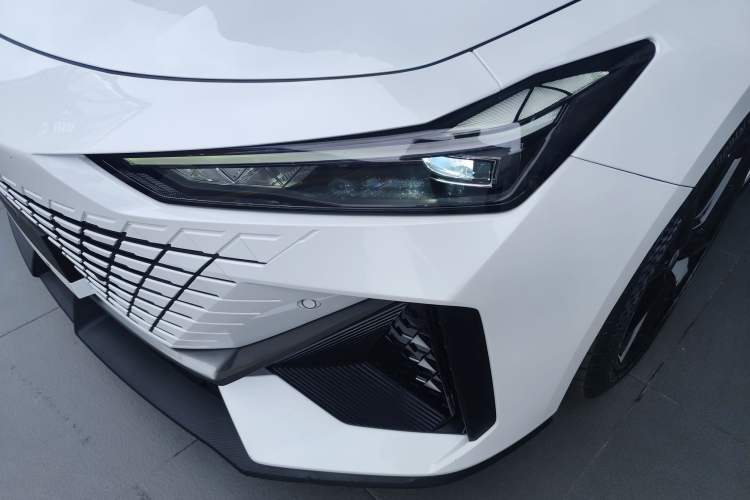 Used CHANGAN UNI-V 2023 1.5T Prestige Model
