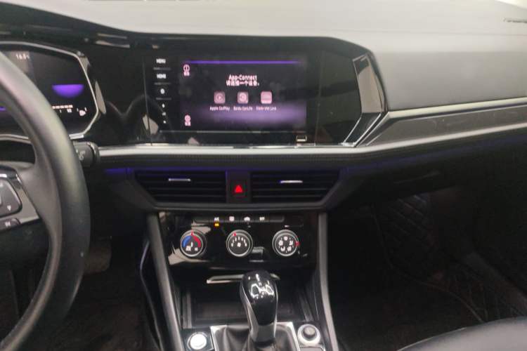 Used Volkswagen Sagitar 2021 280TSI DSG Comfort Connect Edition Audio And AC Panel