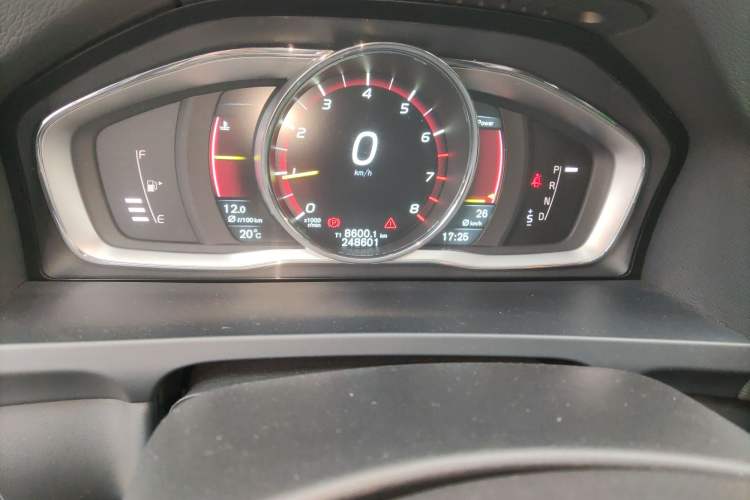 Used Volvo V60 2014 Restyled T5 Zhiya Edition
