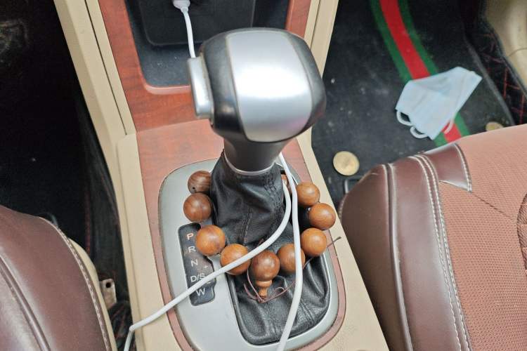 Used Roewe 350 2014 1.5L Automatic Xunyue Version Gear Lever