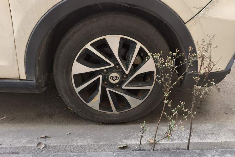 Used CHANGAN OSHAN A800 2017 1.6L Manual Comfort Model Right Front Wheel Hub