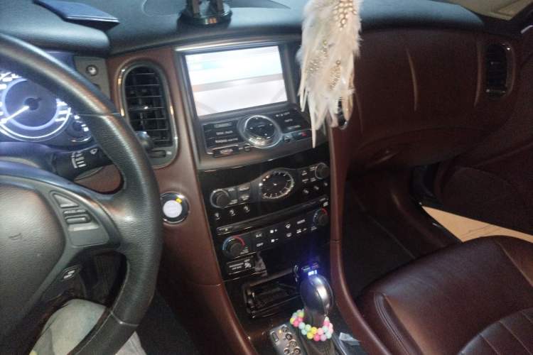 Used Infiniti QX50 2013 2.5L Two-Wheel-Drive Elegant Edition Audio And AC Panel