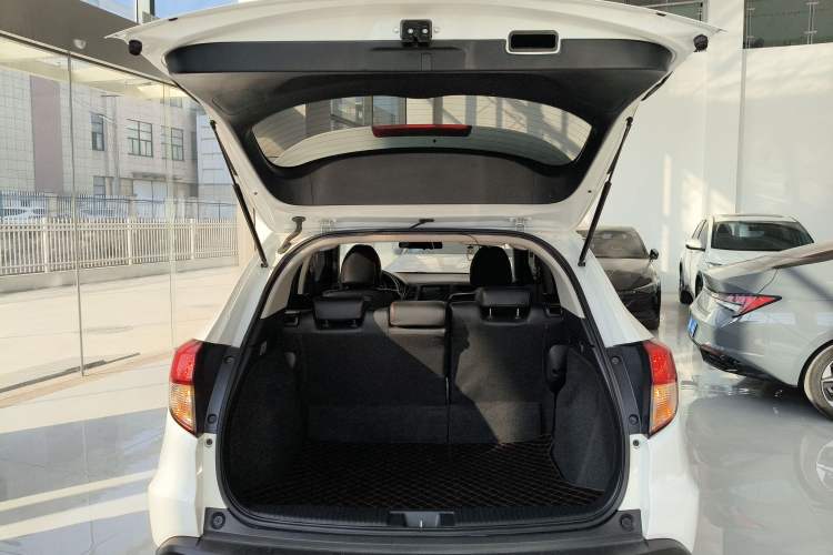 Used Honda Vezel 2020 1.5L CVT Elite Edition
