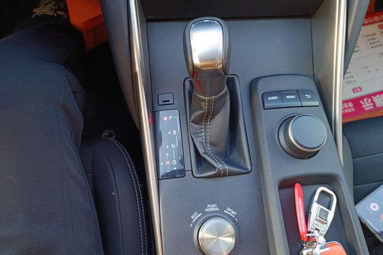 Used Lexus IS 2017 300 Leading Edition
