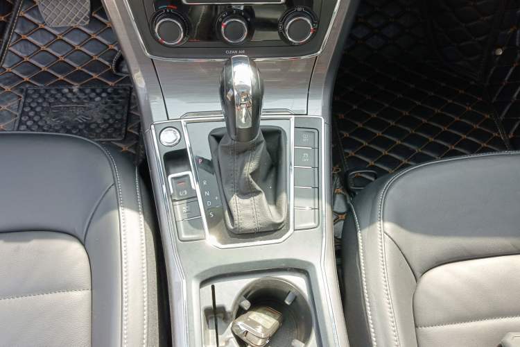 Used Volkswagen Passat 2016 1.8T Government Procurement Version (CEA Engine + 6AT) Gear Lever