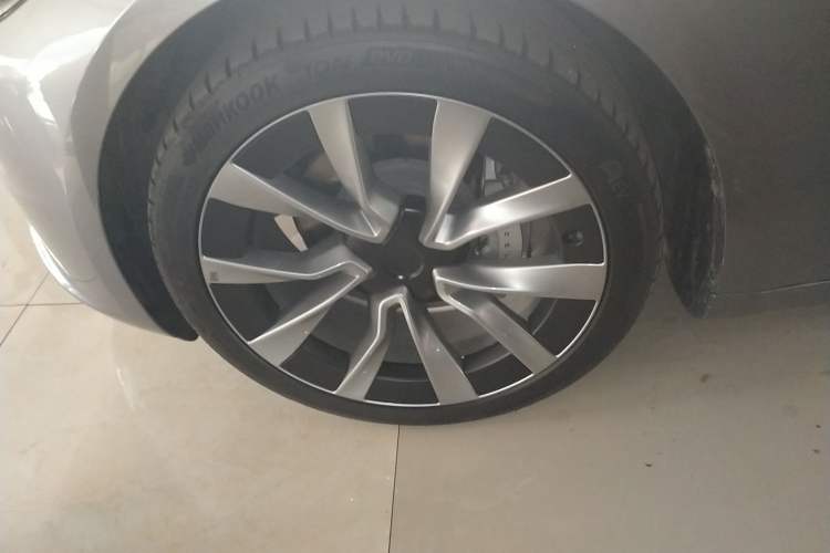 Used Tesla Model 3 2023 Long-Range All-Wheel-Drive Version