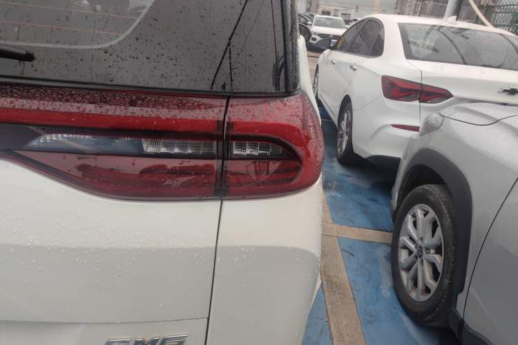 Used GAC Trumpchi M6 2019 270T Automatic Luxury Edition (7-seater) China V Standard Exterior 3