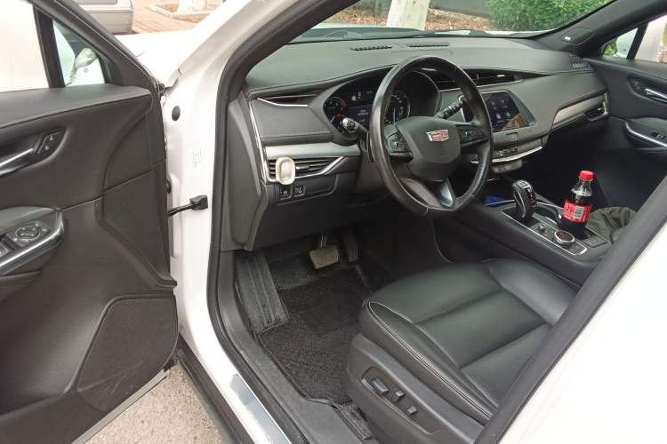 Used Cadillac XT4 2018 28T Two-Wheel Drive Leading Version
