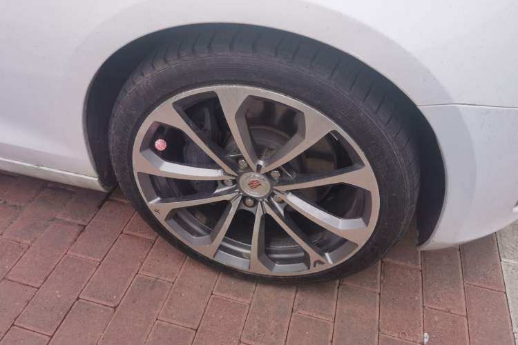 Used Cadillac ATS-L 2014 28T Elite Edition Right Front Wheel Hub