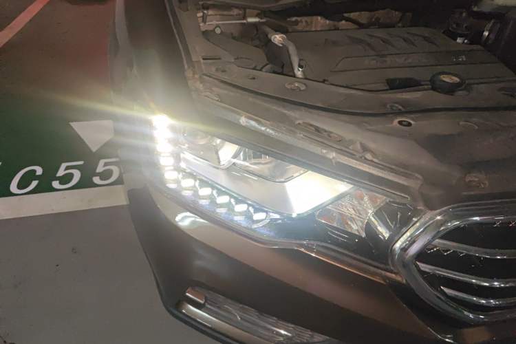 Used Haval H6 Coupe 2016 Blue Label 1.5T Automatic Two-Wheel Drive Urban Model Right Front Headlight