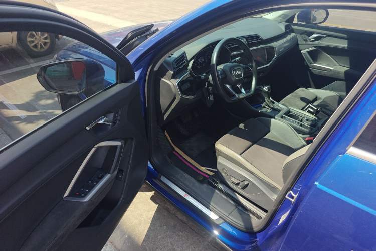 Used Audi Q3 2019 35 TFSI Fashion Dynamic Model
