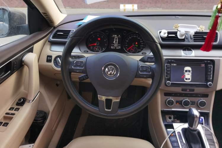 Used Volkswagen Magotan 2013 1.8TSI Luxury Model Steering Wheel