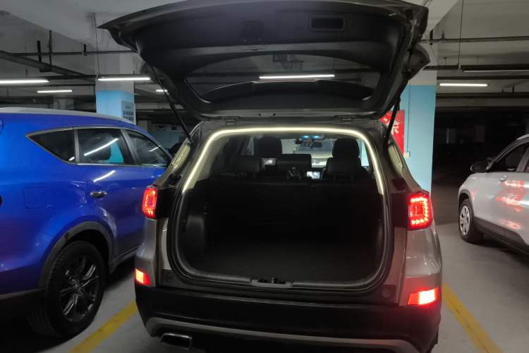 Used CHANGAN CS75 2016 1.8T Automatic Elite Model China V Standard Trunk