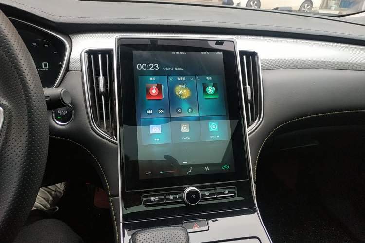 Used Roewe i6 MAX New Energy 2023 EV 420 Skyroof Special Edition Audio And AC Panel