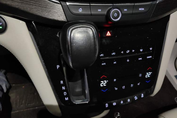 Used Buick GL8 2017 28T Avenir Avia National Emission Standard V