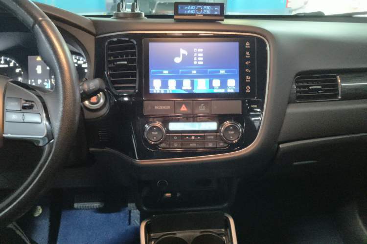 Used Mitsubishi Outlander 2019 2.0L Two-Wheel Drive Comfort Edition 5 Seats China V Standard