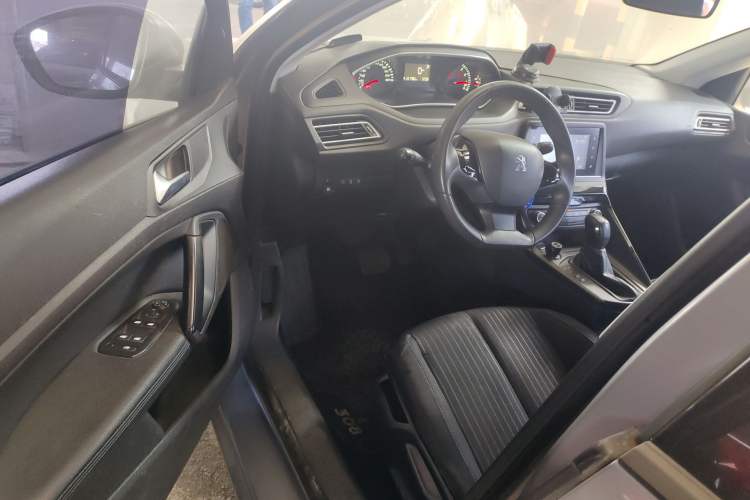 Used Peugeot 308 2016 1.6L Automatic Fashion Edition