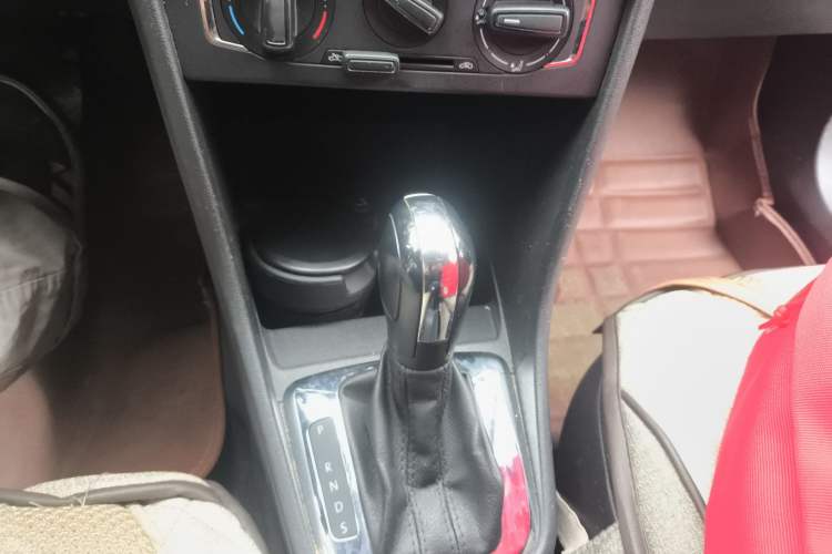 Used Volkswagen Santana 2015 1.6L Automatic Comfort Edition
