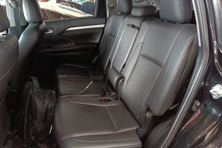 Used Toyota Highlander 2018 2.0T Four-Wheel Drive Luxury Version 7 Seats China VI Standard