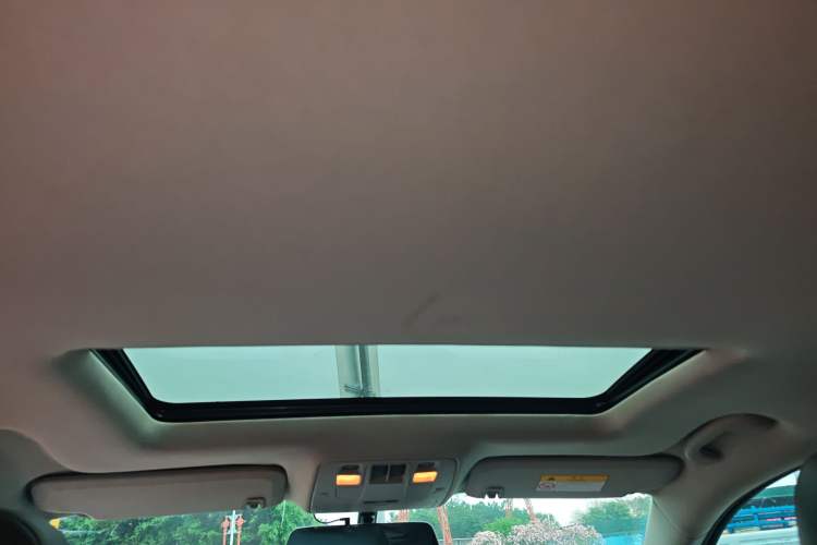 Used Chevrolet Malibu 2017 1.5T Automatic Luxury Edition Headliner