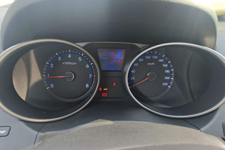 Used Hyundai ix35 2013 2.0L Automatic Two-Wheel Drive Smart GLS China IV Standard