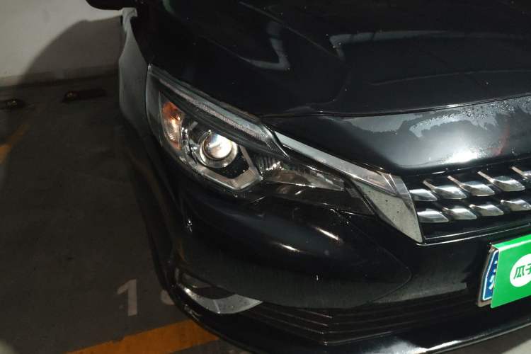 Used Venucia T90 2017 2.0L CVT Smart Edition Right Front Headlight