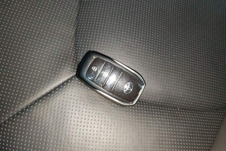 Used Toyota Highlander 2024 2.5L Smart Electric Hybrid Dual-Engine Four-Wheel Drive Prestige Version – 7 Seats