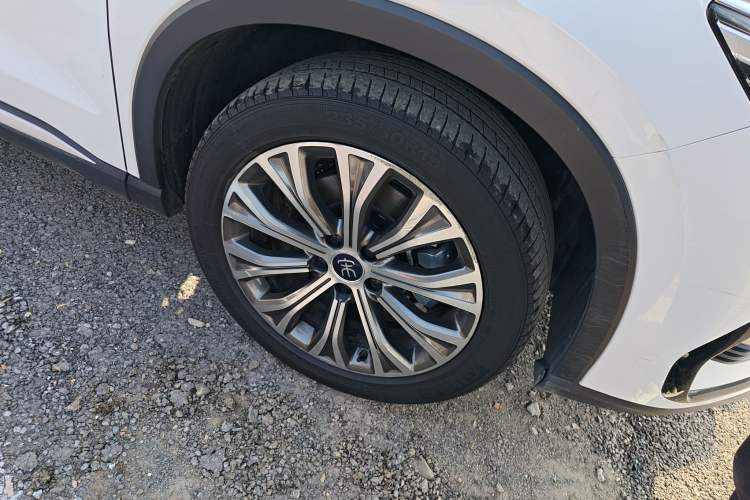 Used BYD Song Pro New Energy 2022 DM-i 110km Flagship Pro Model Right Front Wheel Hub