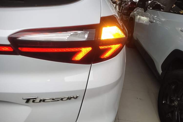 Used Hyundai Tucson 2019 280TGDi Dual-Clutch Two-Wheel Drive Fashion Edition China VI Standard Exterior 3