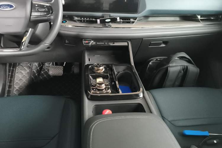 Used Ford Equator Sport 2023 EcoBoost 170 Premier Edition Gear Lever