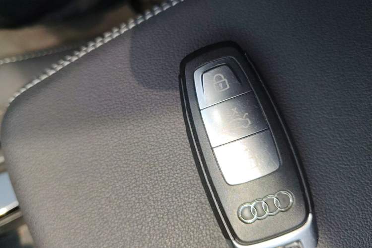 Used Audi Q4 e-tron 2022 50 e-tron quattro Visionary Edition Vehicle Key