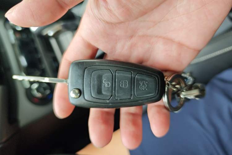 Used Ford Focus 2012 Sedan 1.6L Automatic Fashion Edition