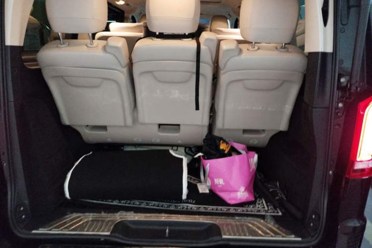 Used Mercedes-Benz V-Class 2021 V 260 Avantgarde Edition Trunk