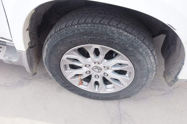 Used JMC Yusheng S350 2013 2.0T Manual 4x4 Gasoline Ultra-Luxury 5-Seater Right Front Wheel Hub