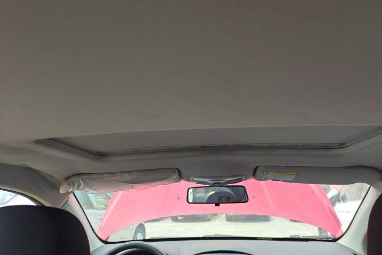 Used Roewe 350 2015 1.5L Automatic Luxury Sunroof Edition