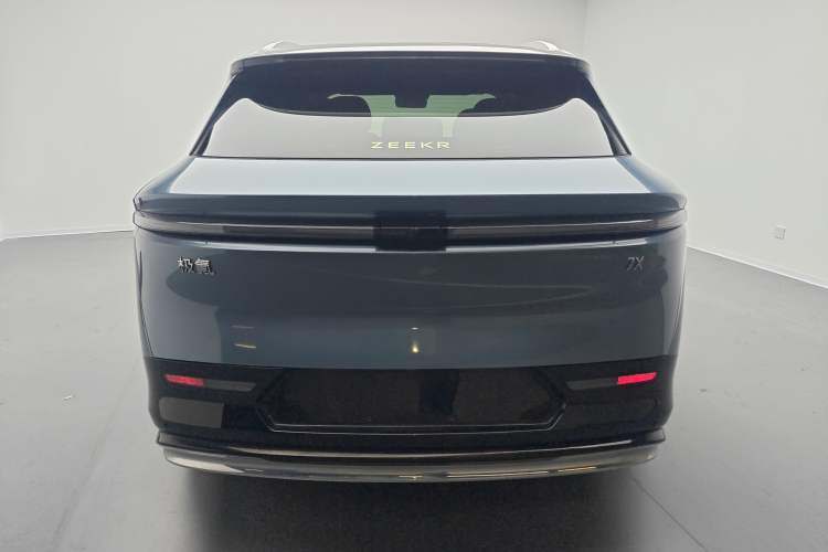 Used Zeekr 7X 2025 100 kWh Long-Range Rear-Wheel Drive with Intelligent Driving Features